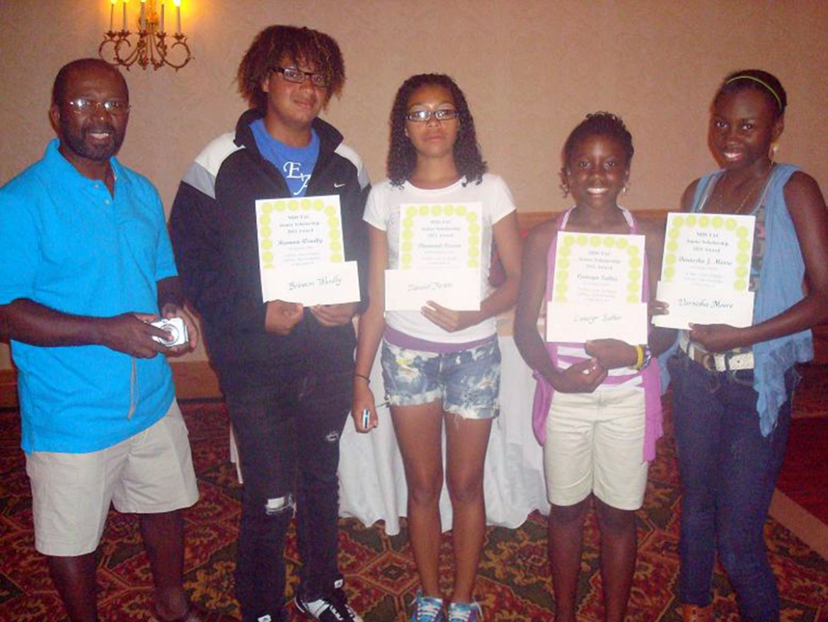 Robert-Morse-Jr.-Devel.-Chair-with-MID-TAC-2011-Jr.-Scholarship-Winners57.jpg